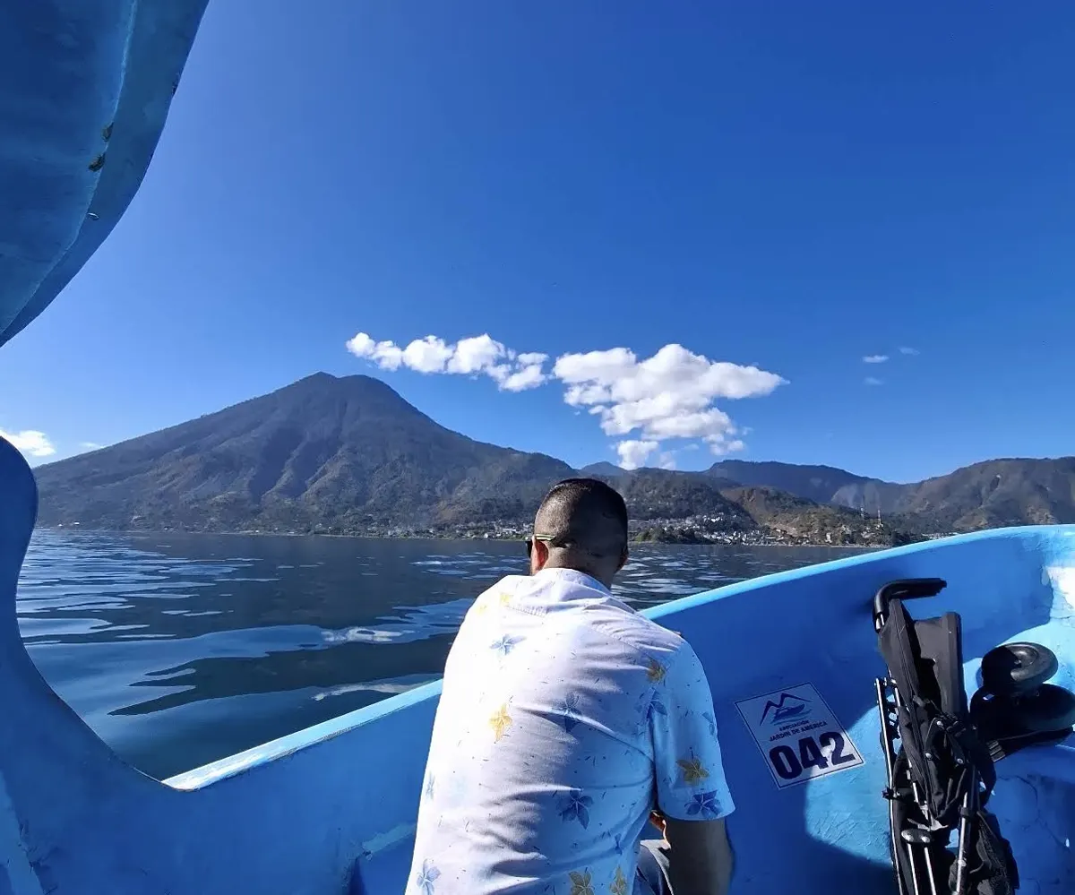 Boat tour to the lake villages